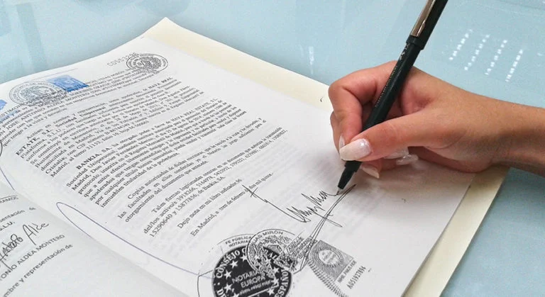 conservar escrituras testamentos y contratos importantes